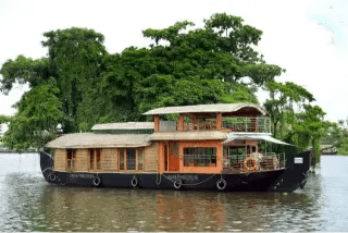 houseboat stay in kerala