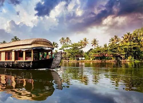 Alleppey Houseboats: Your Floating Home in the Backwaters